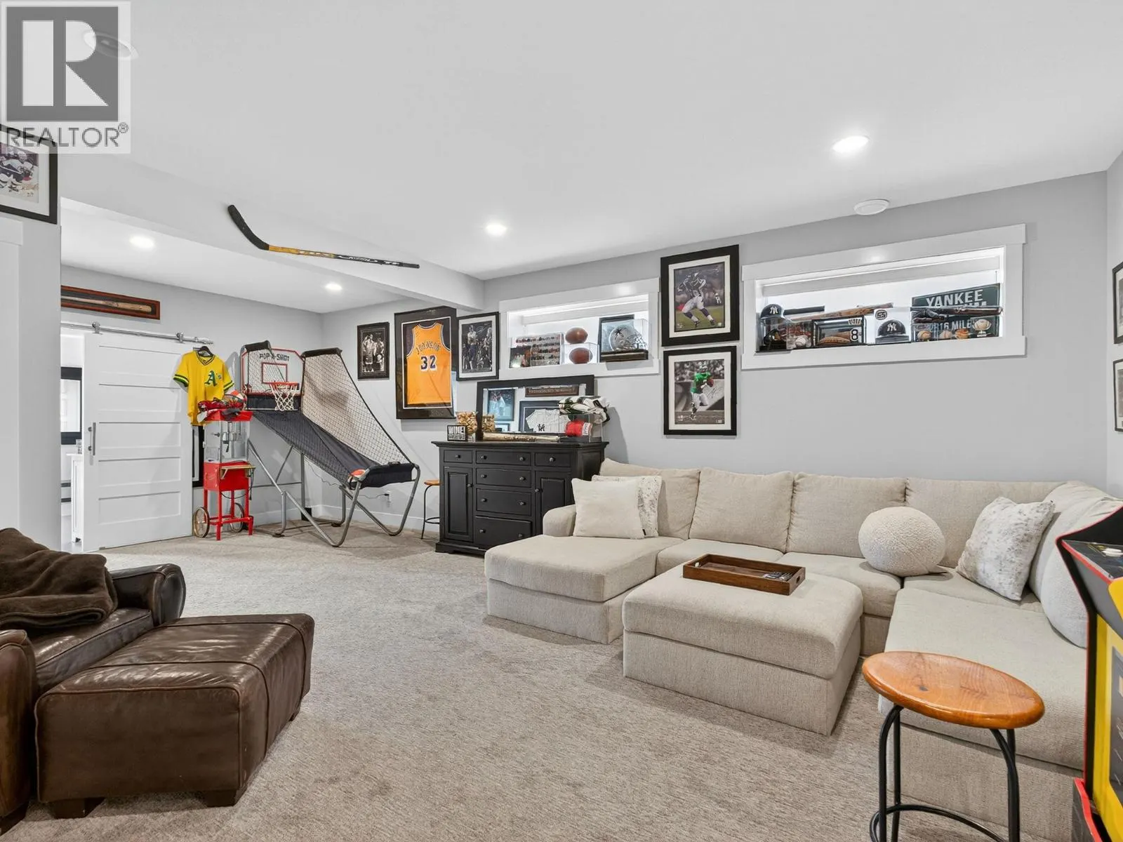 9443 Ledgestone Road