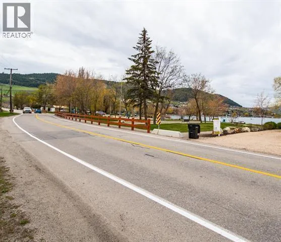 2611 Lakeshore Road