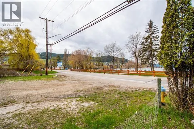 2611 Lakeshore Road