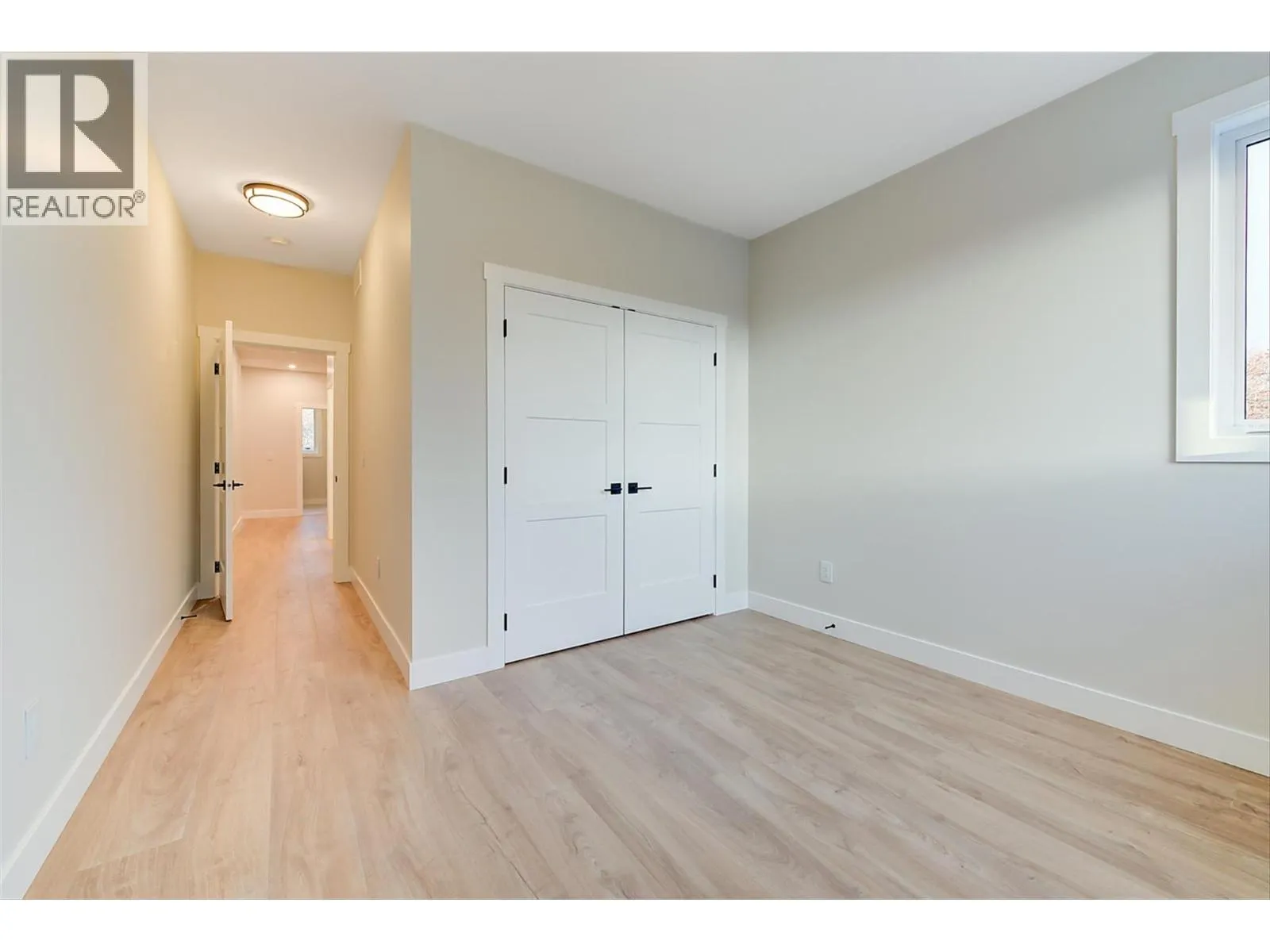 732 Coopland Crescent Unit# 4