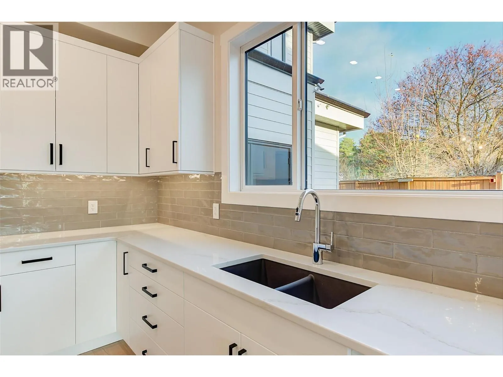 732 Coopland Crescent Unit# 4