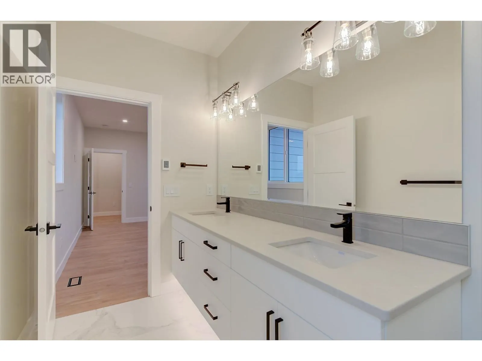 732 Coopland Crescent Unit# 4