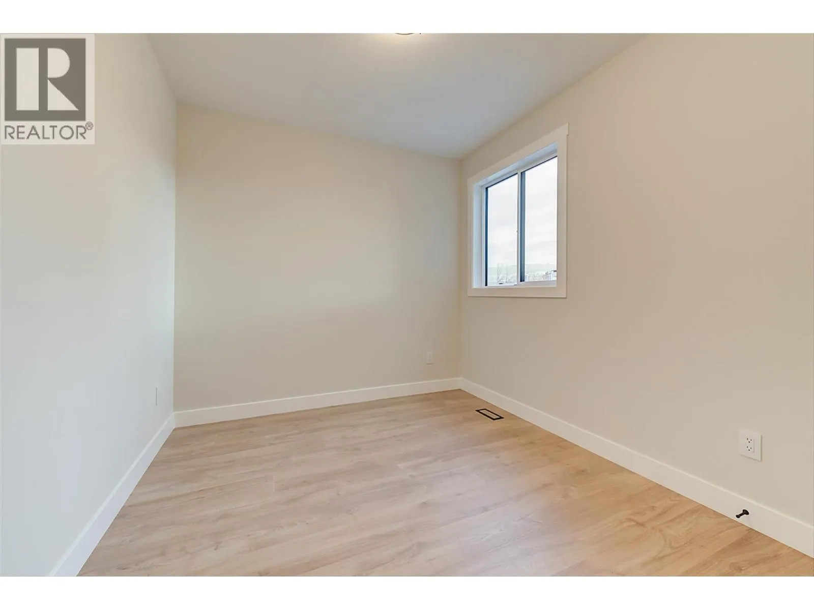 732 Coopland Crescent Unit# 4