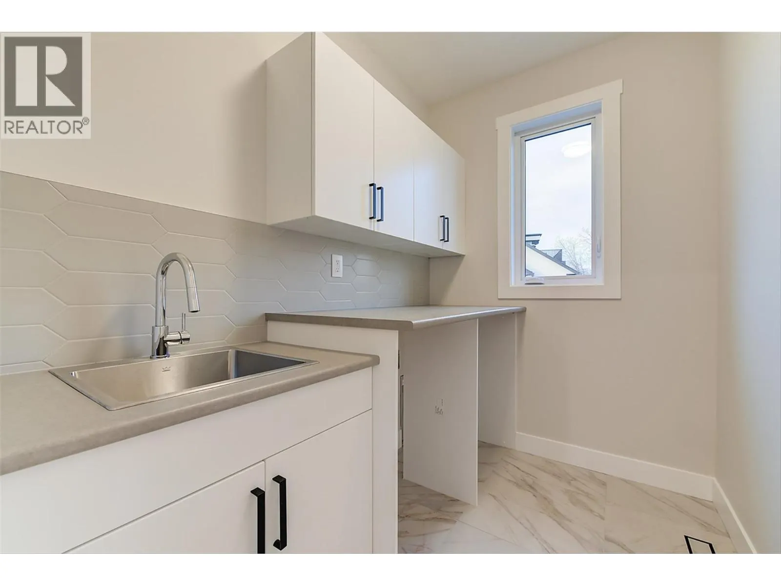 732 Coopland Crescent Unit# 4