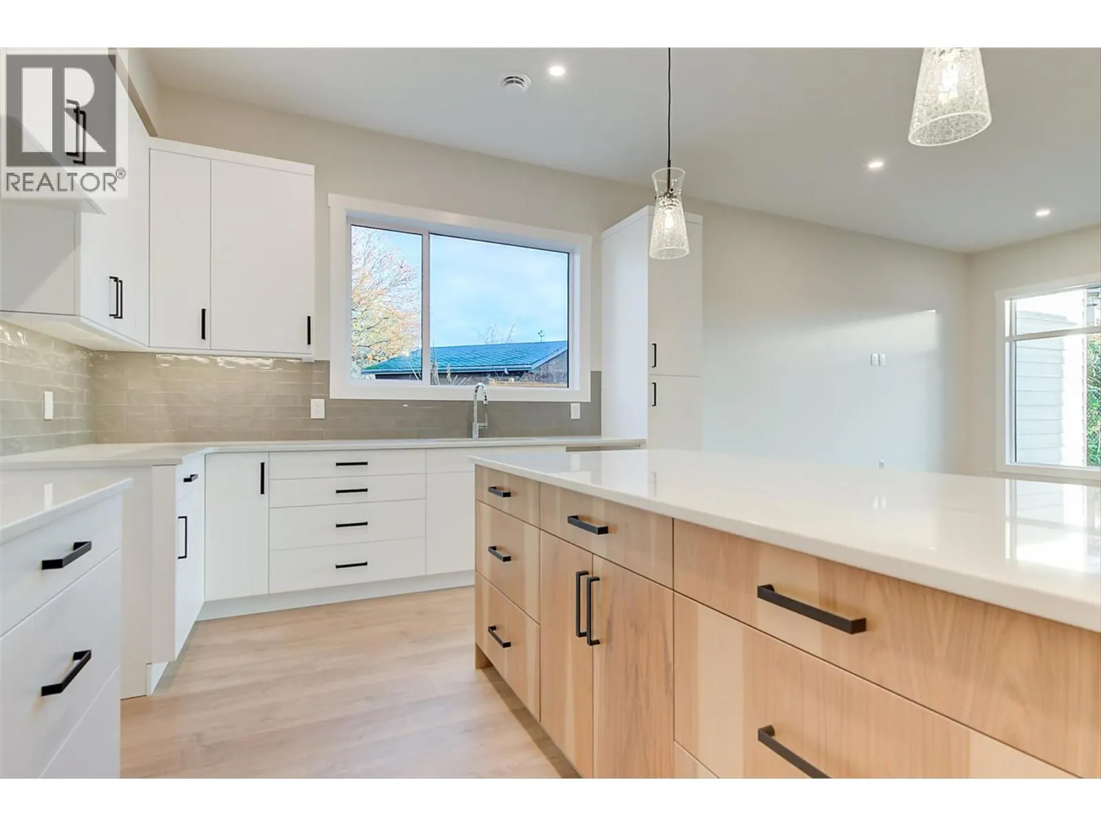 732 Coopland Crescent Unit# 4