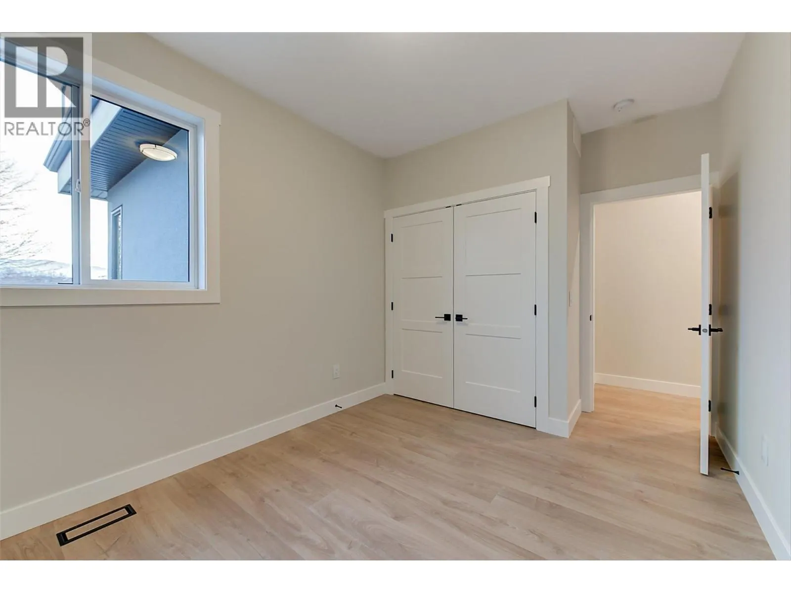 732 Coopland Crescent Unit# 4