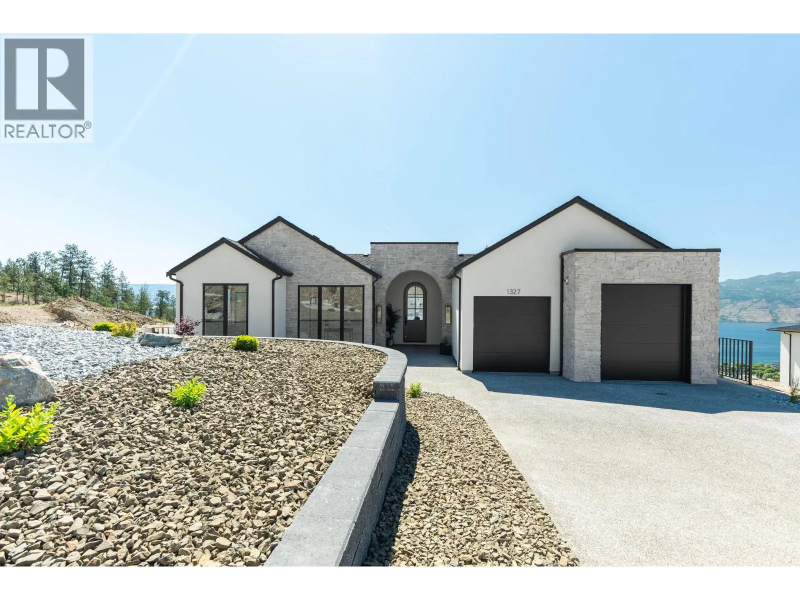 1327 Vineyard Drive