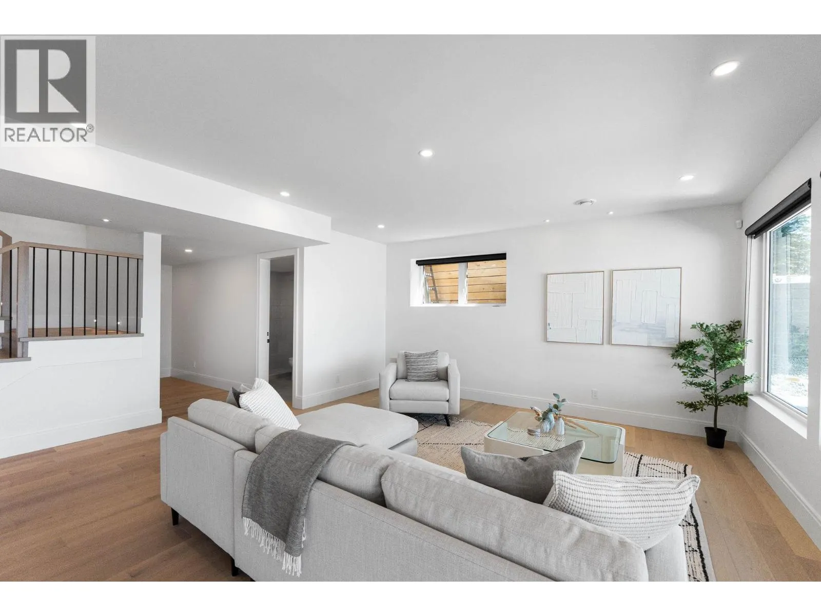 1327 Vineyard Drive