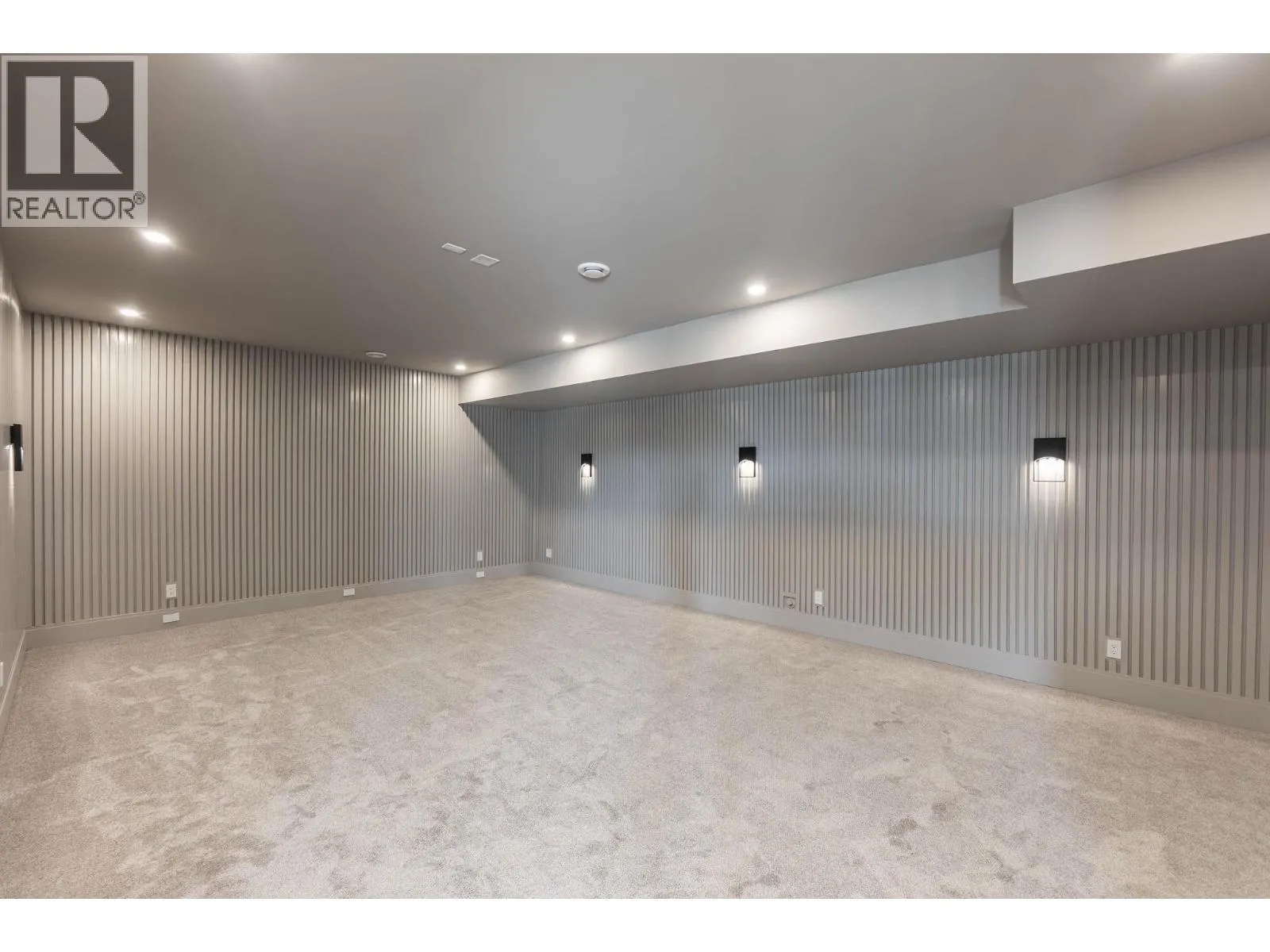 1327 Vineyard Drive