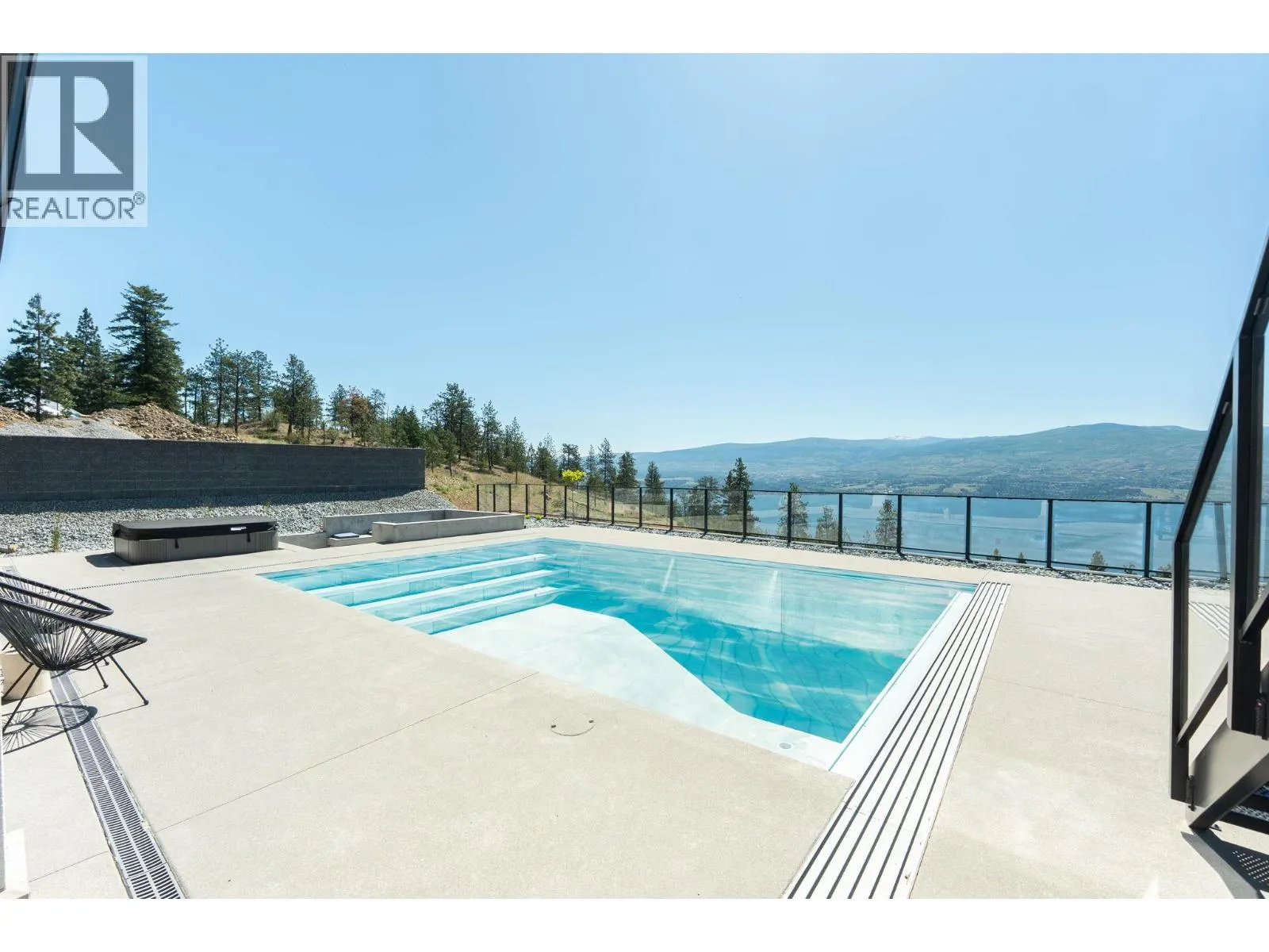 1327 Vineyard Drive
