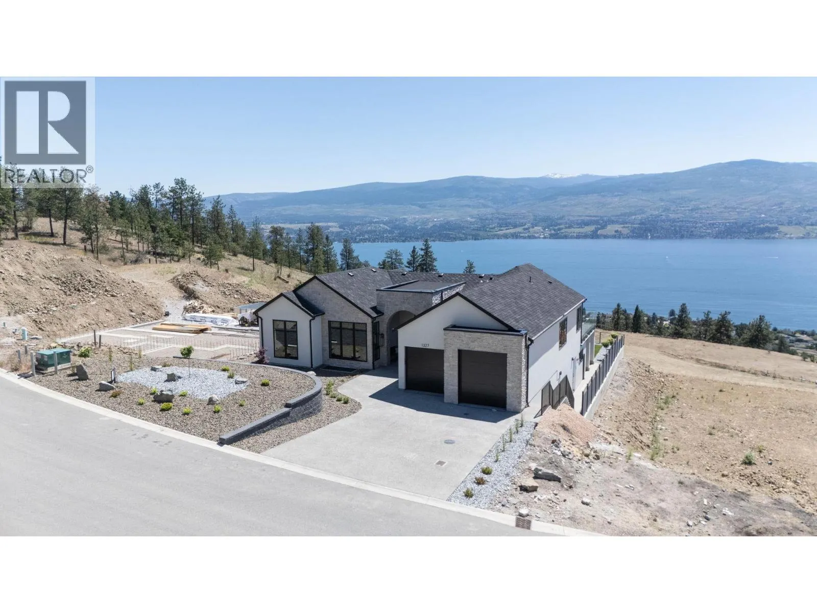 1327 Vineyard Drive