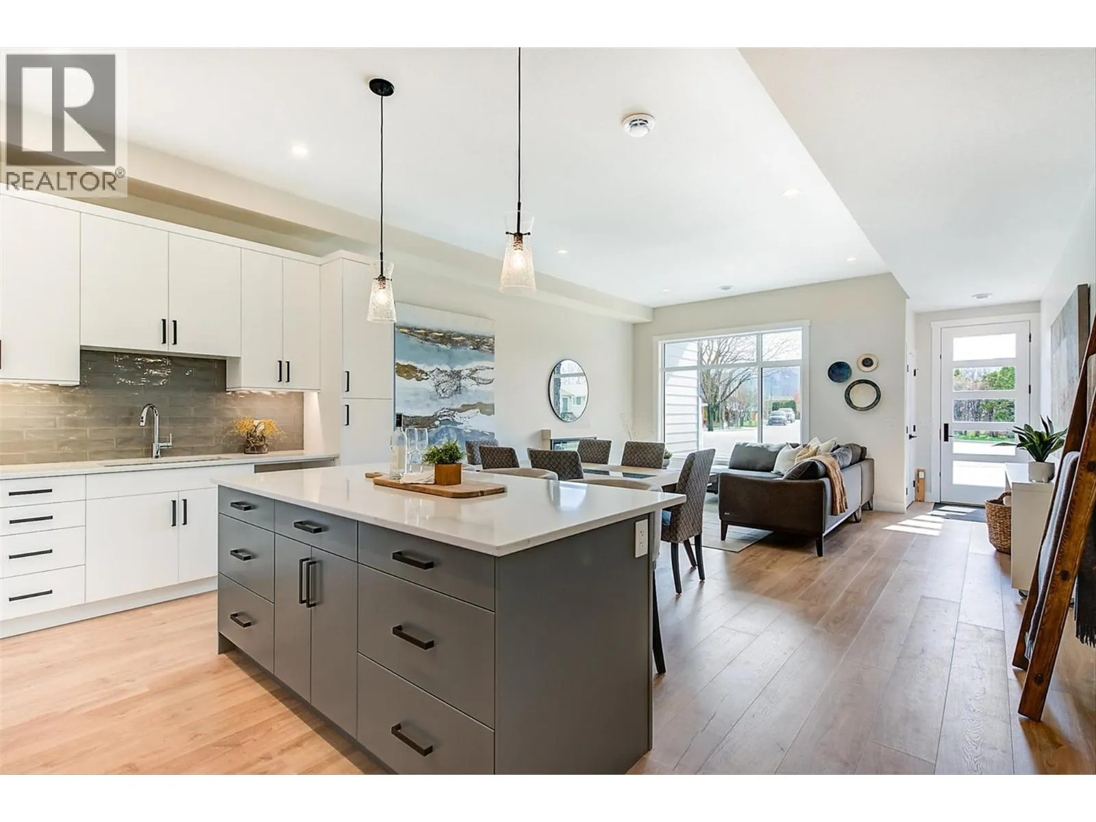 732 Coopland Crescent Unit# 3
