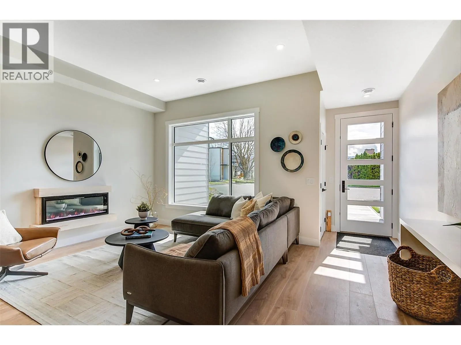 732 Coopland Crescent Unit# 3