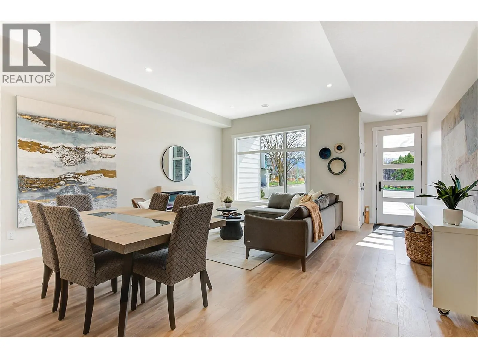 732 Coopland Crescent Unit# 3