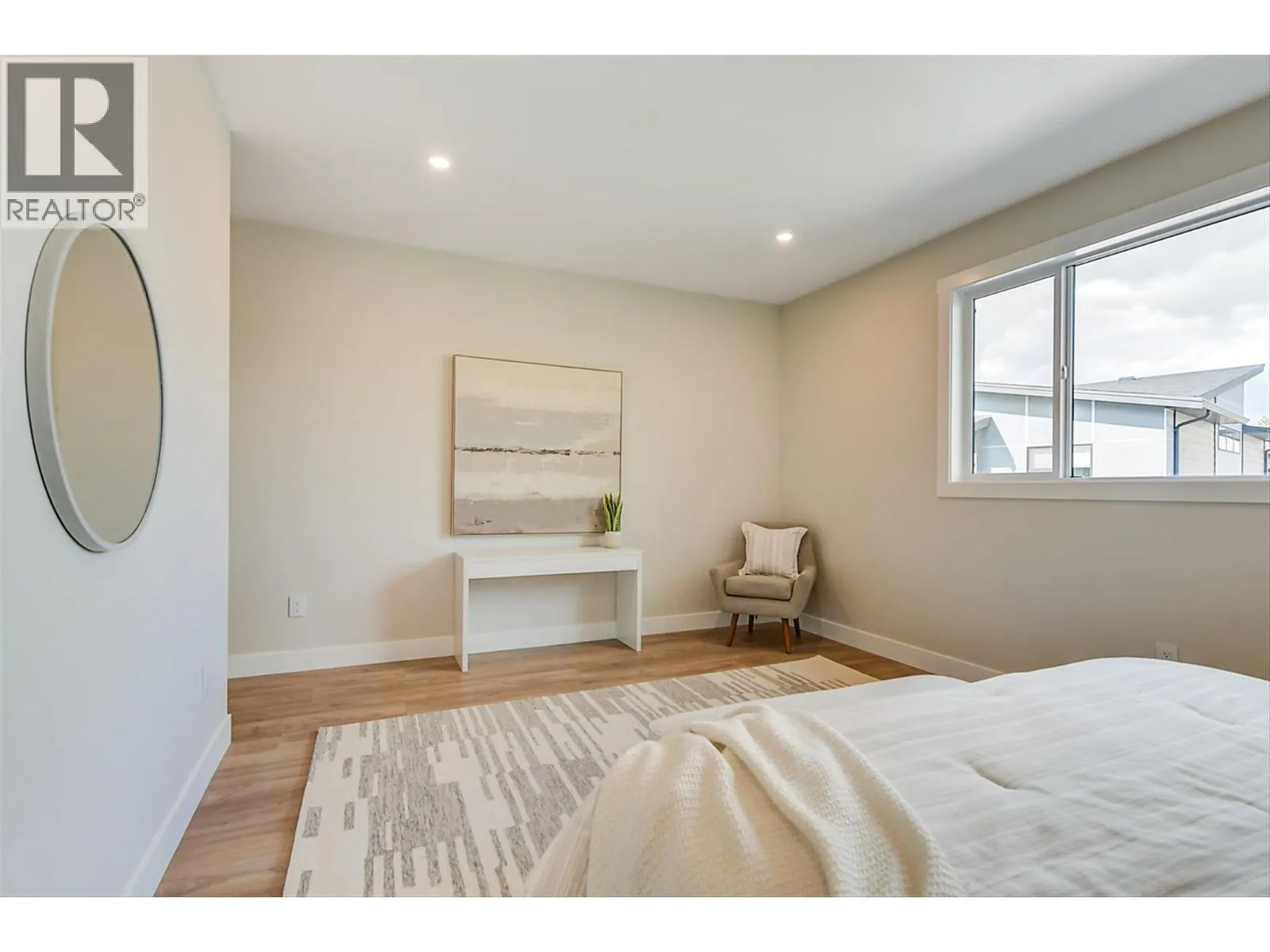 732 Coopland Crescent Unit# 3