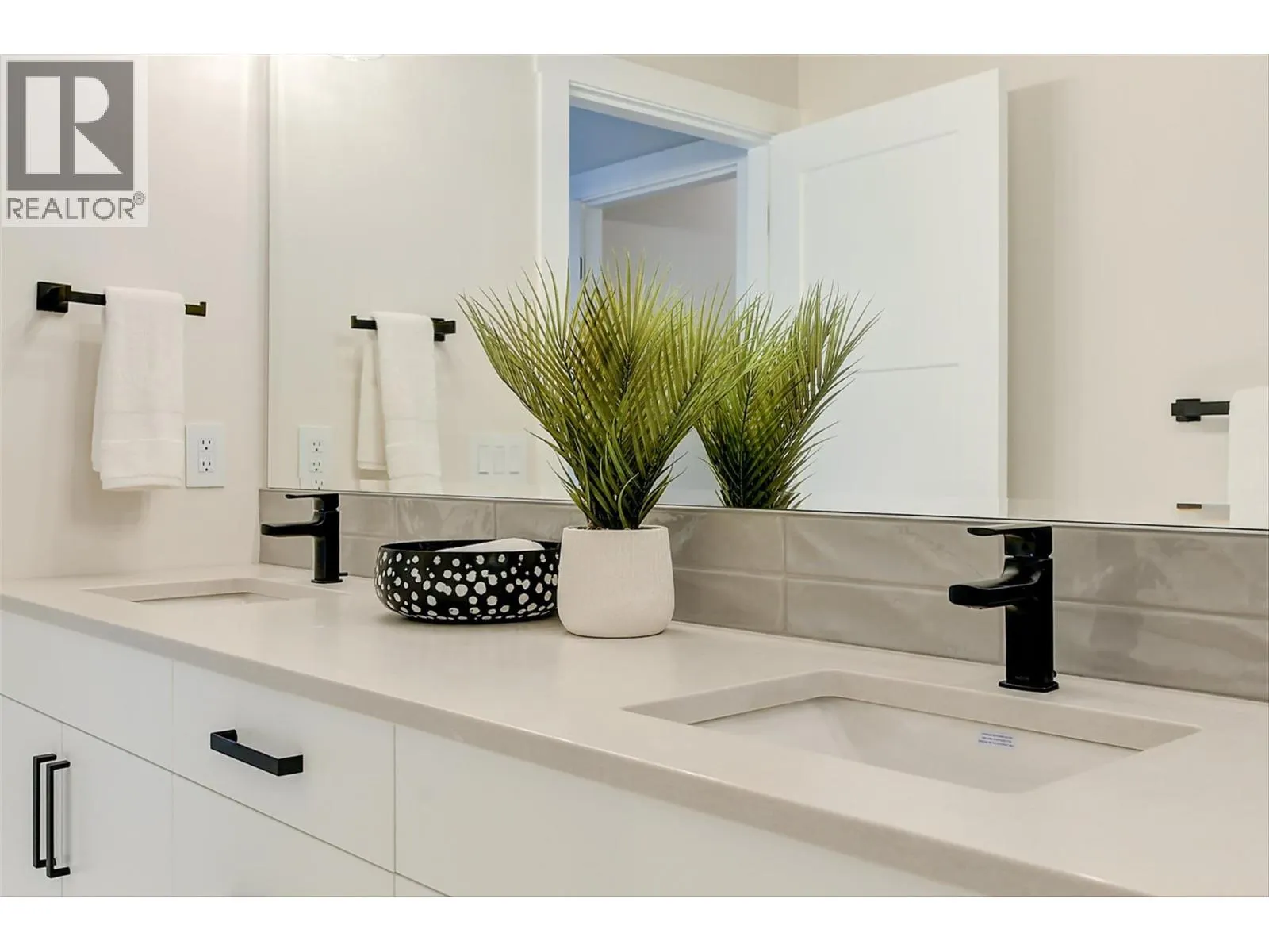 732 Coopland Crescent Unit# 3