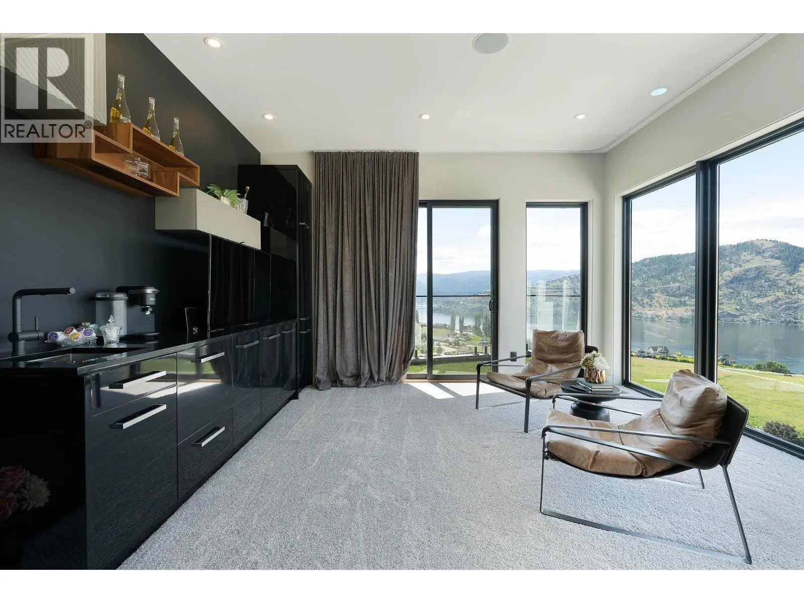 120 Sunset Boulevard