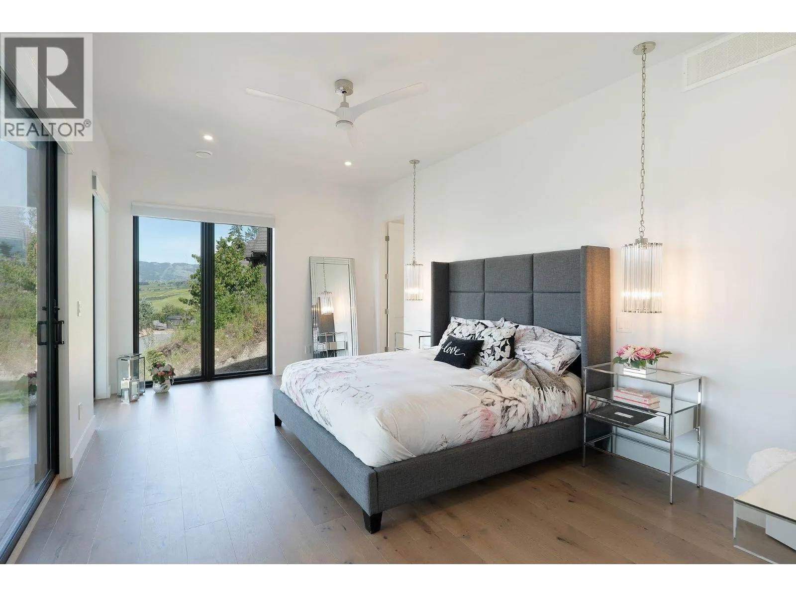 120 Sunset Boulevard
