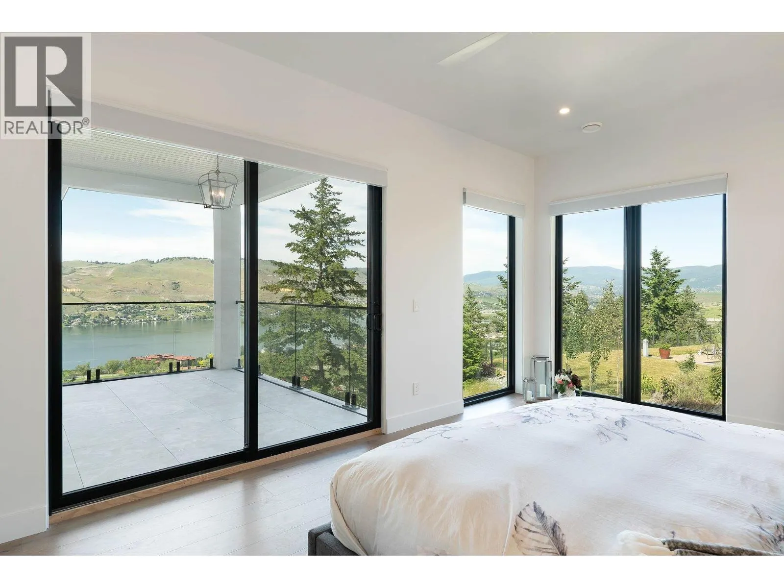 120 Sunset Boulevard
