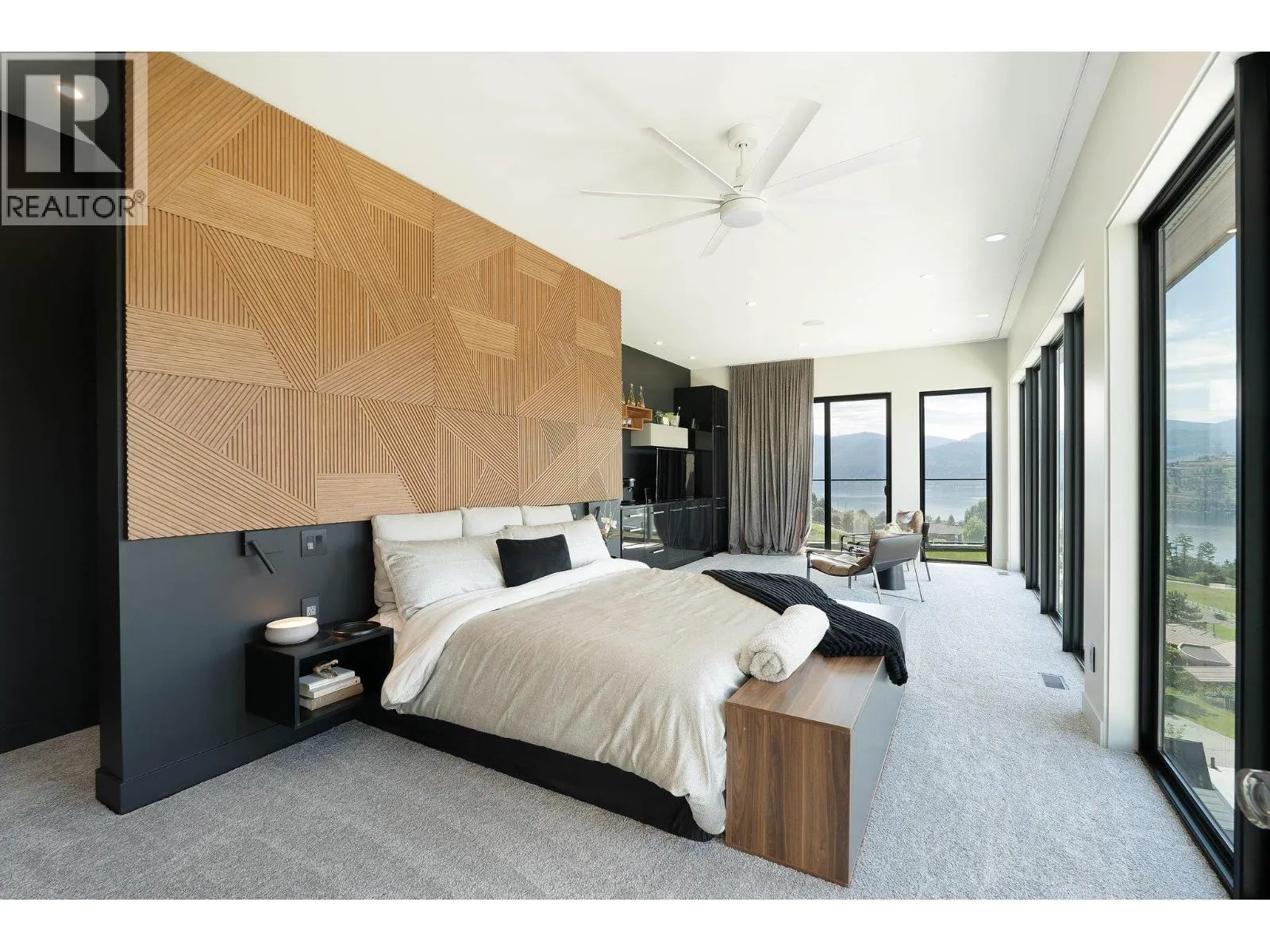 120 Sunset Boulevard