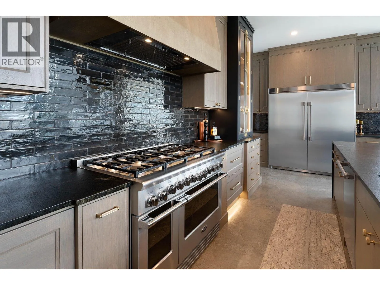 120 Sunset Boulevard