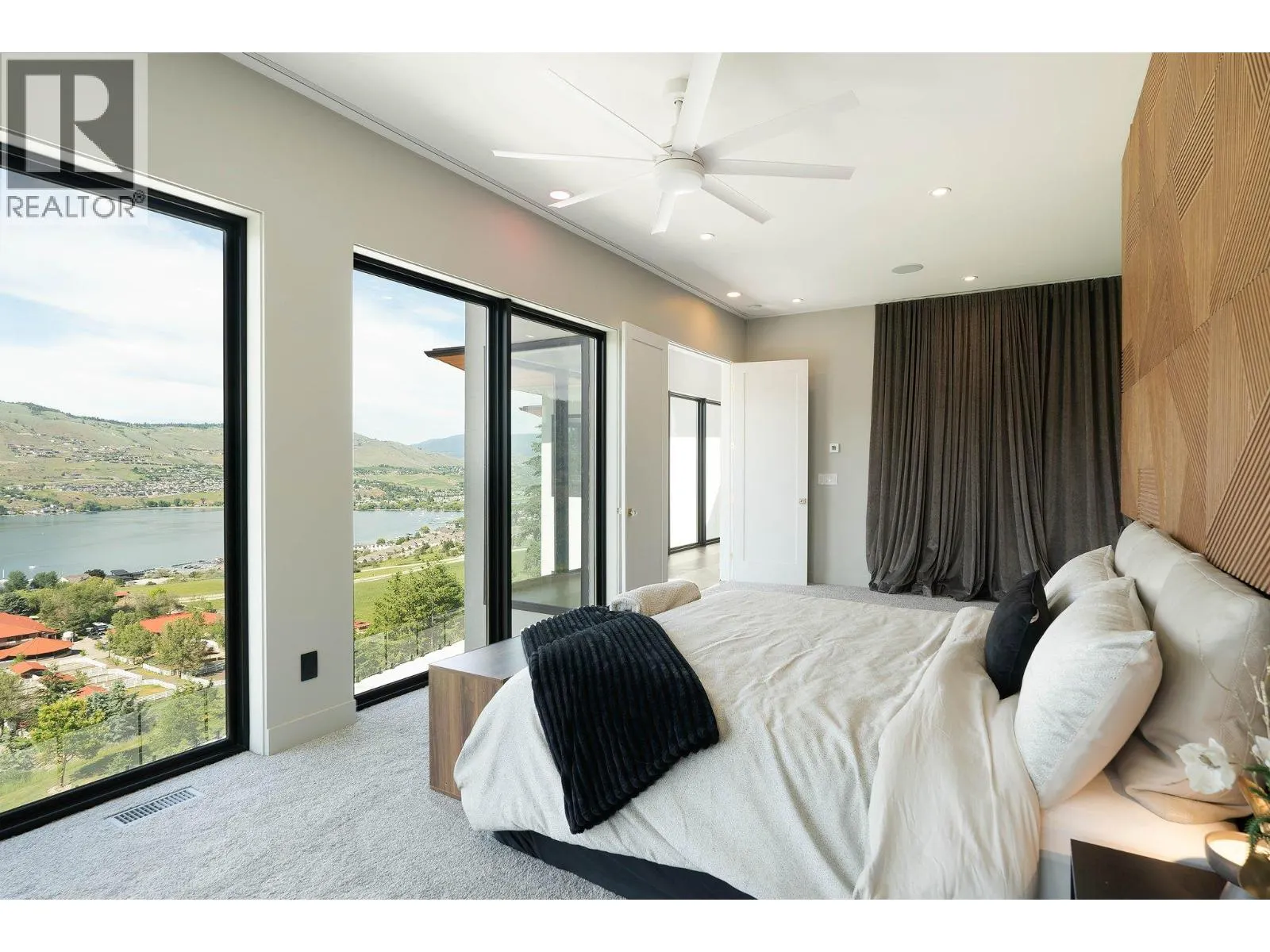 120 Sunset Boulevard
