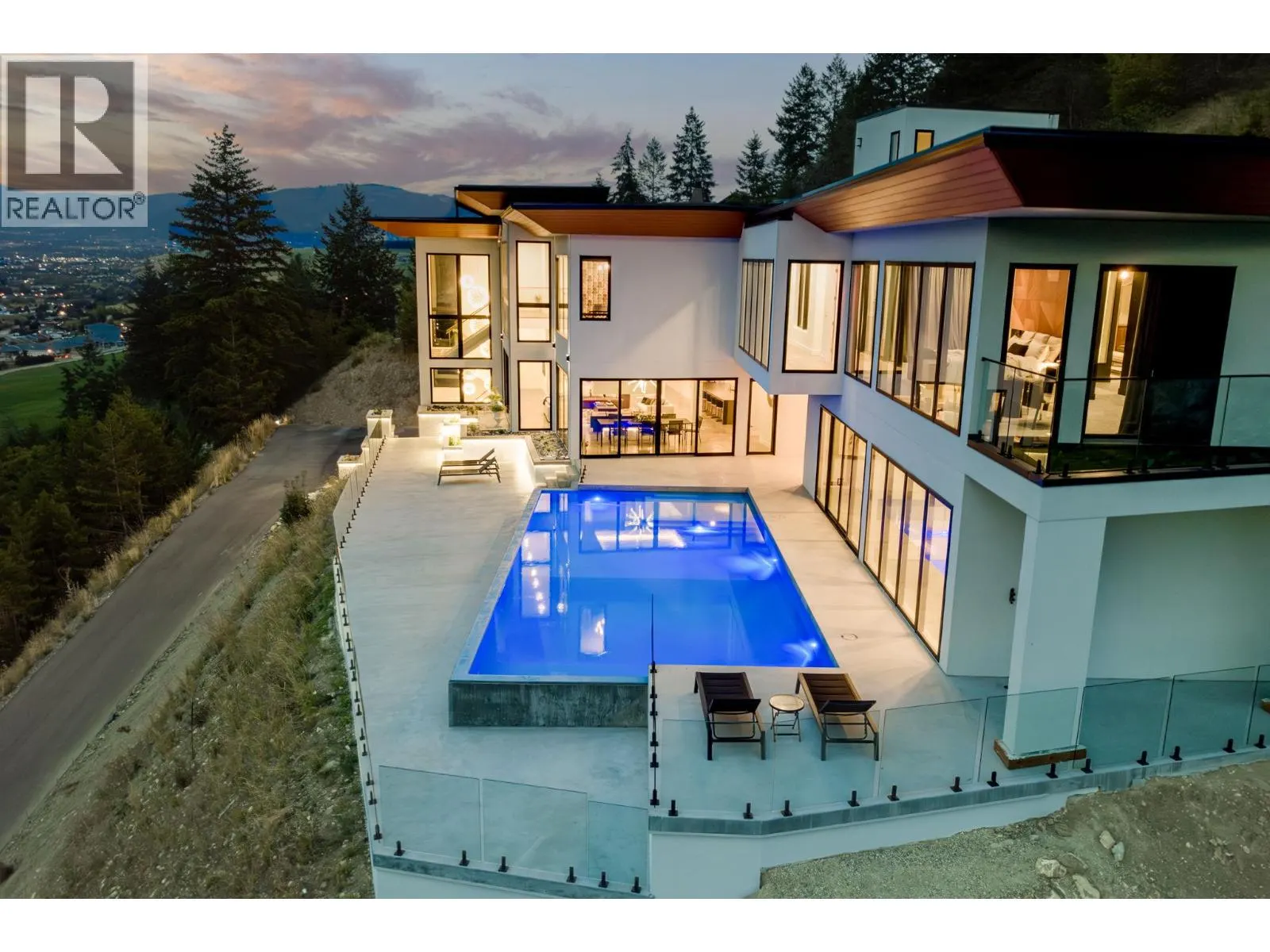 120 Sunset Boulevard