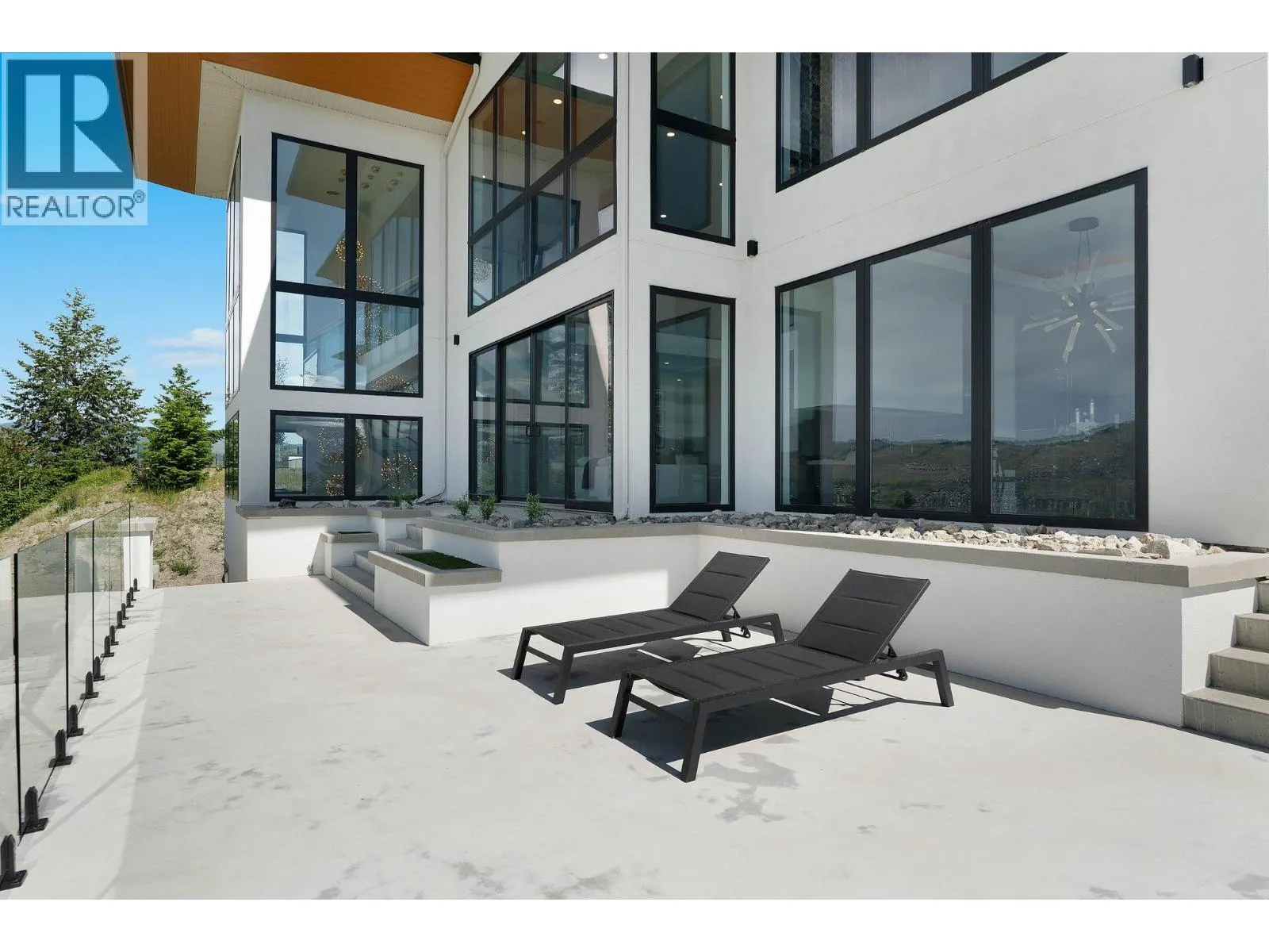 120 Sunset Boulevard