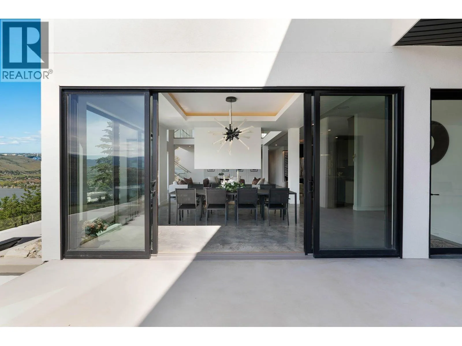 120 Sunset Boulevard