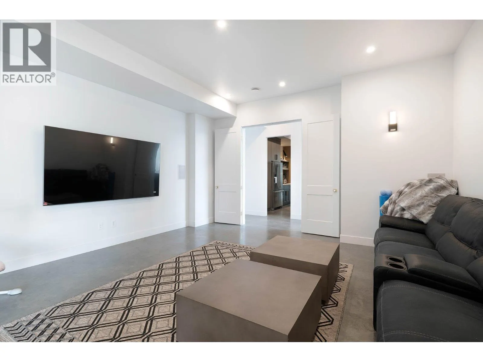 120 Sunset Boulevard