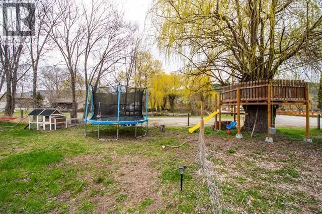 2611 Lakeshore Road