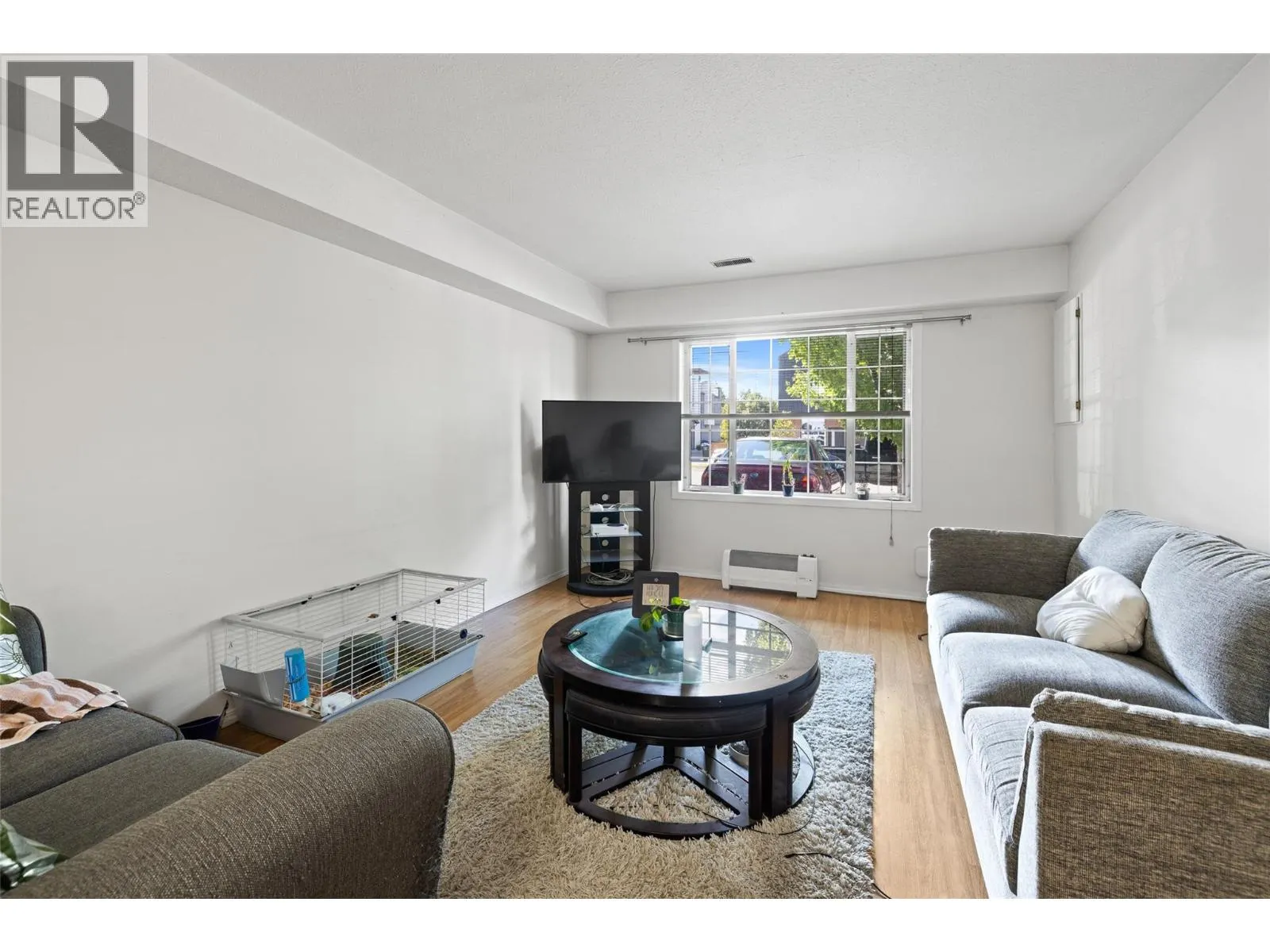922 & 926 Borden Avenue