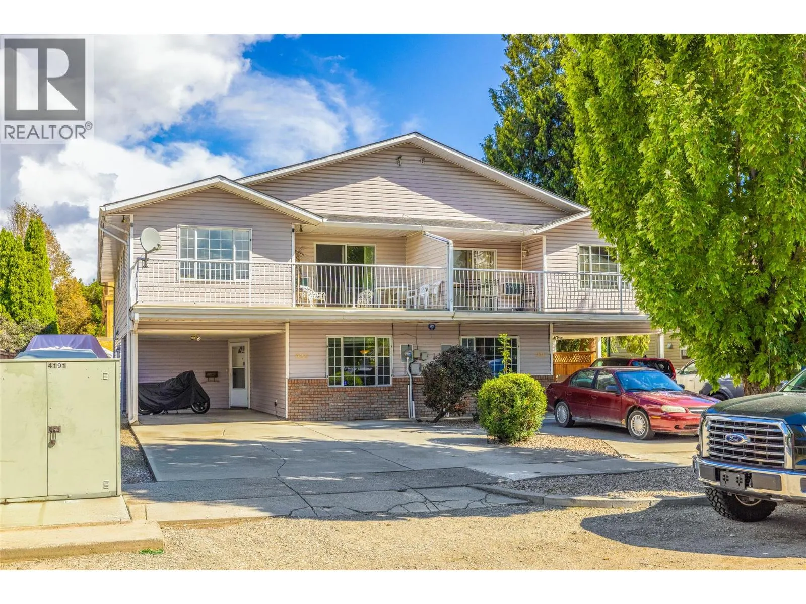 922 & 926 Borden Avenue