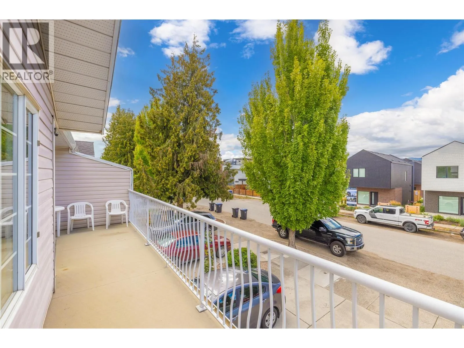 922 & 926 Borden Avenue
