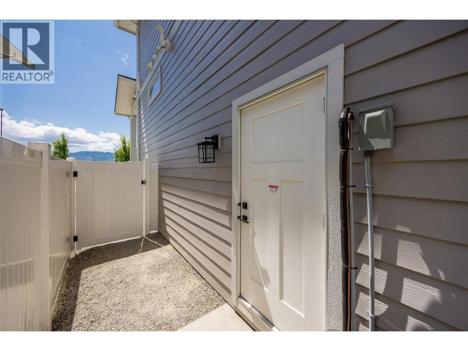 3329 Hawks Crescent