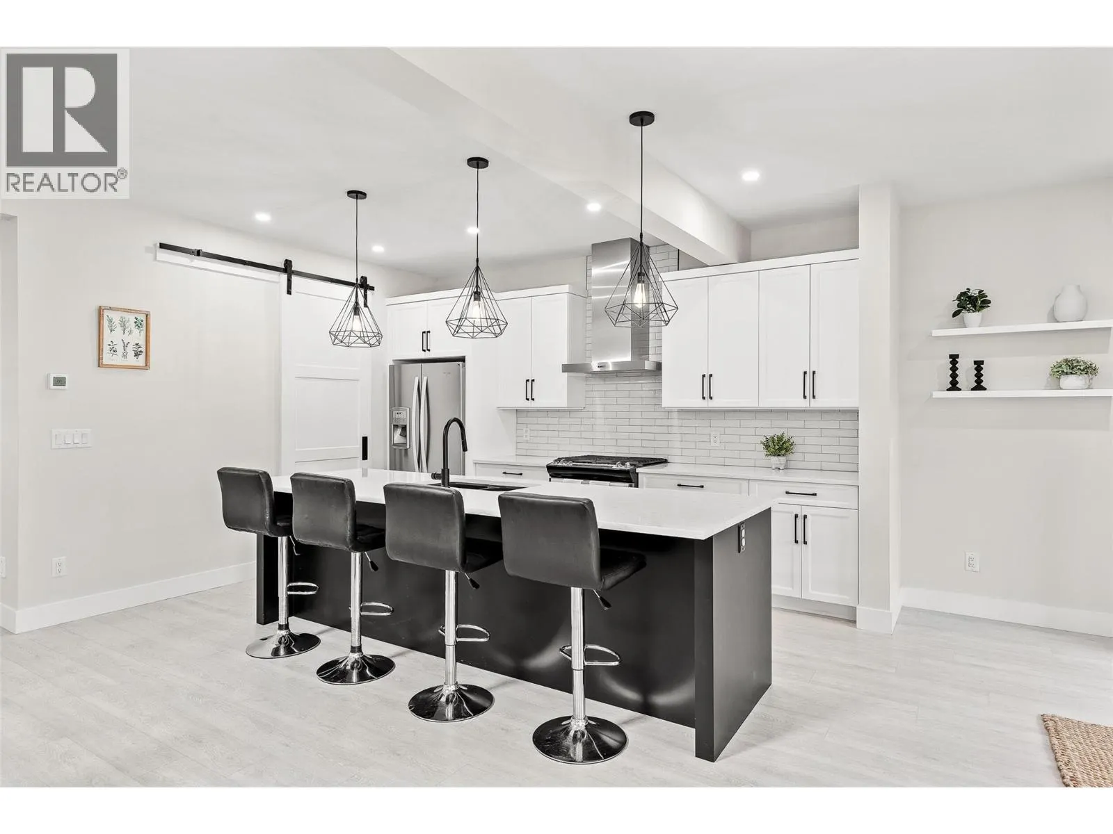 3329 Hawks Crescent