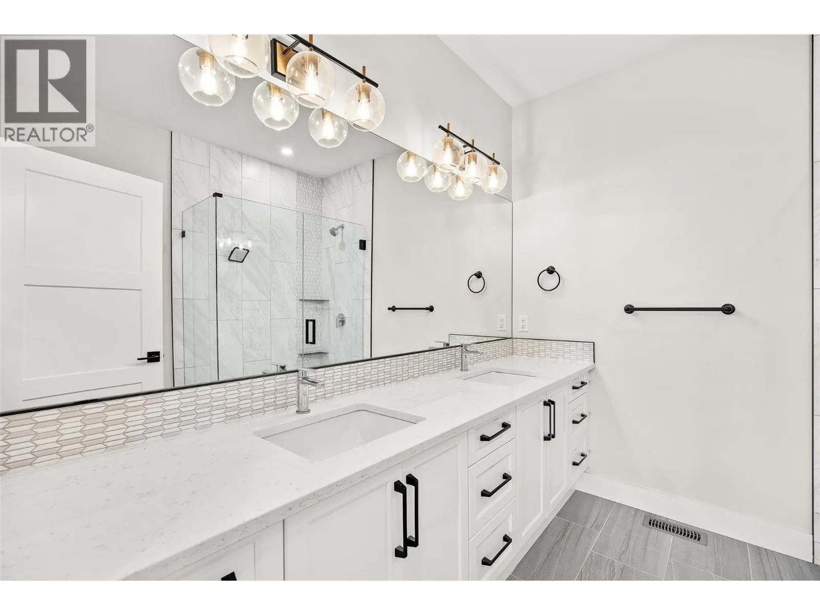 3329 Hawks Crescent