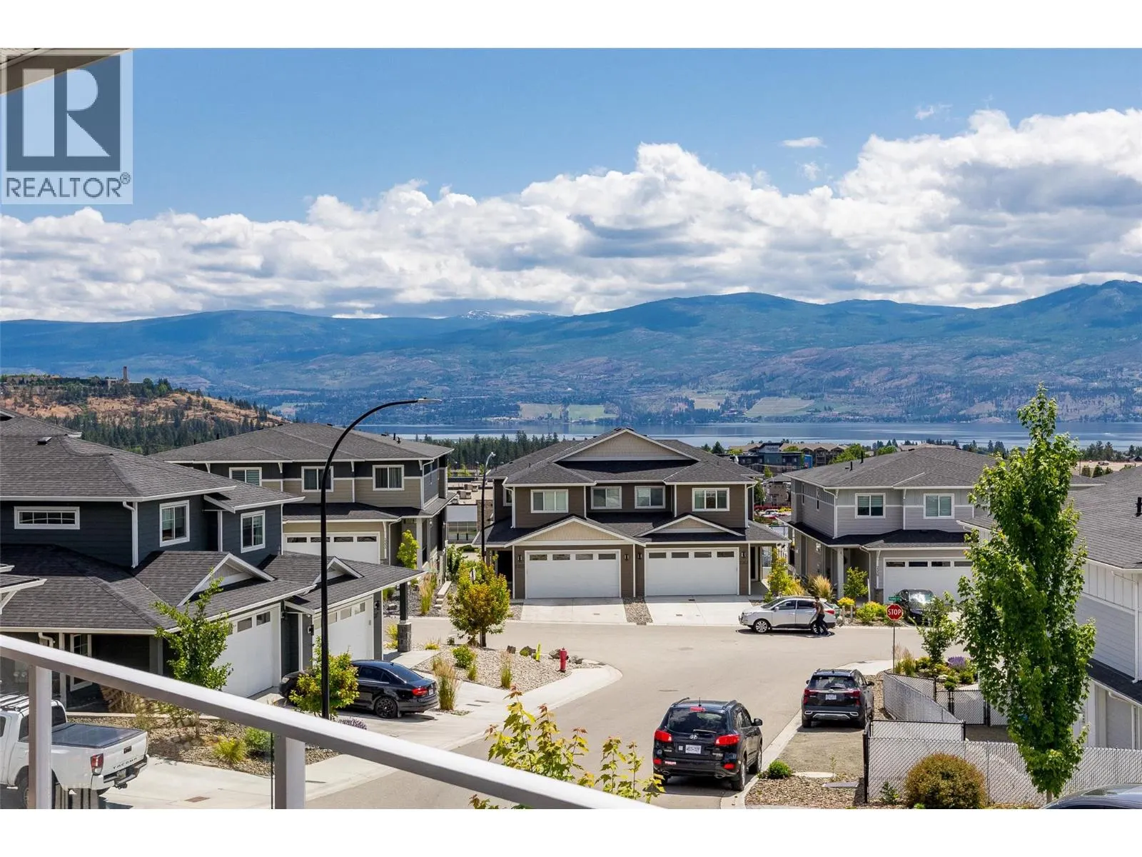 3329 Hawks Crescent