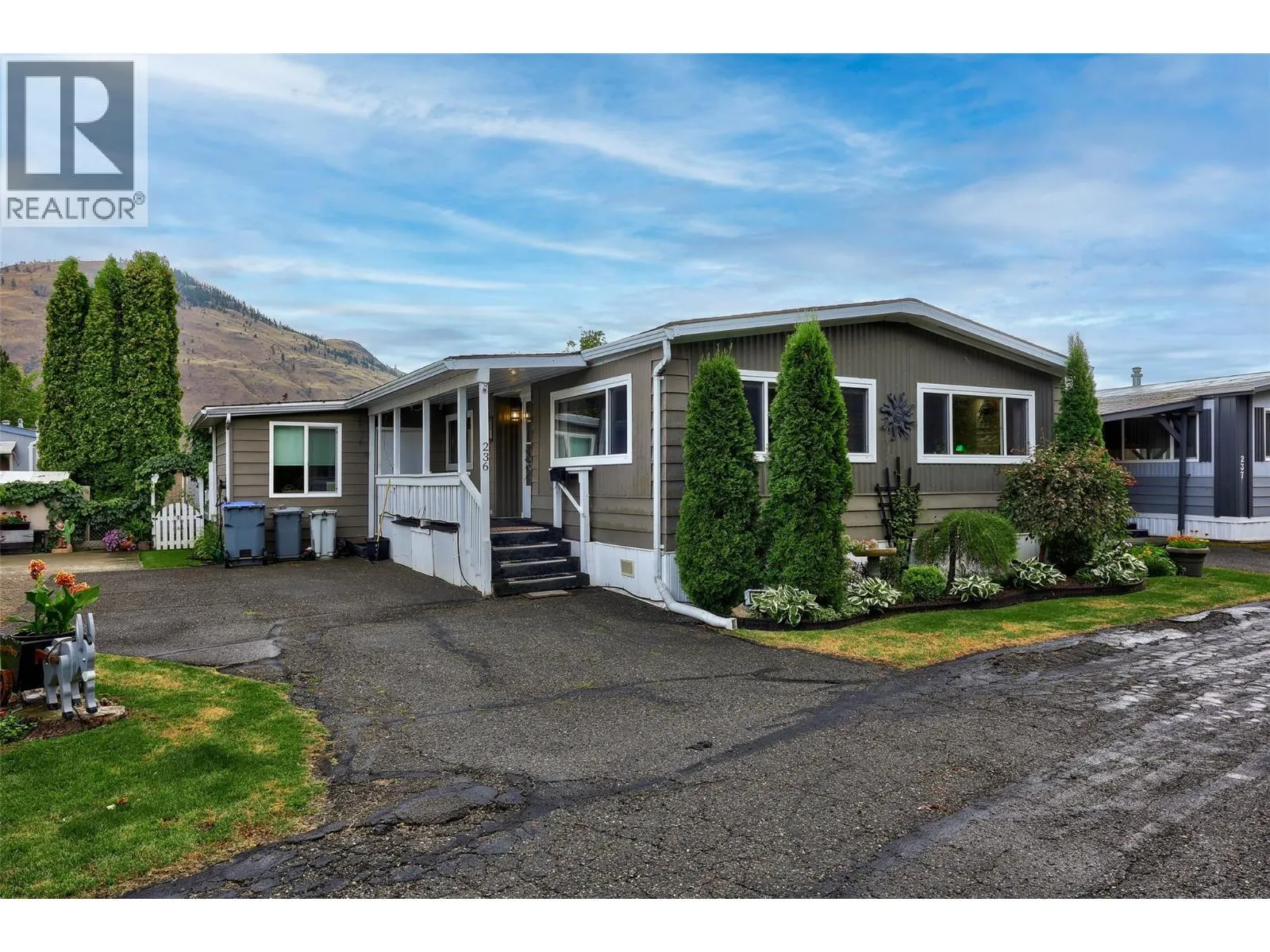 2400 OAKDALE Way Unit# 236