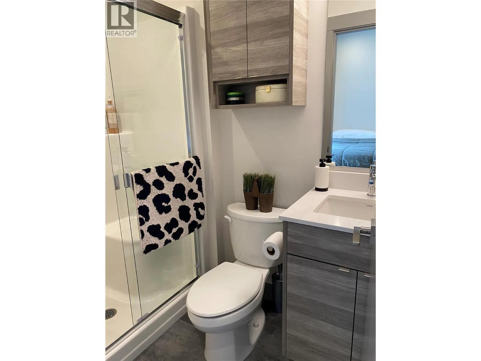 2555 Lakeshore Road Unit# 101