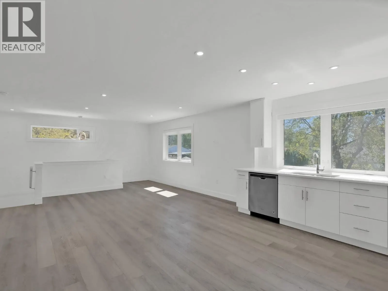 54 GRANBY Avenue