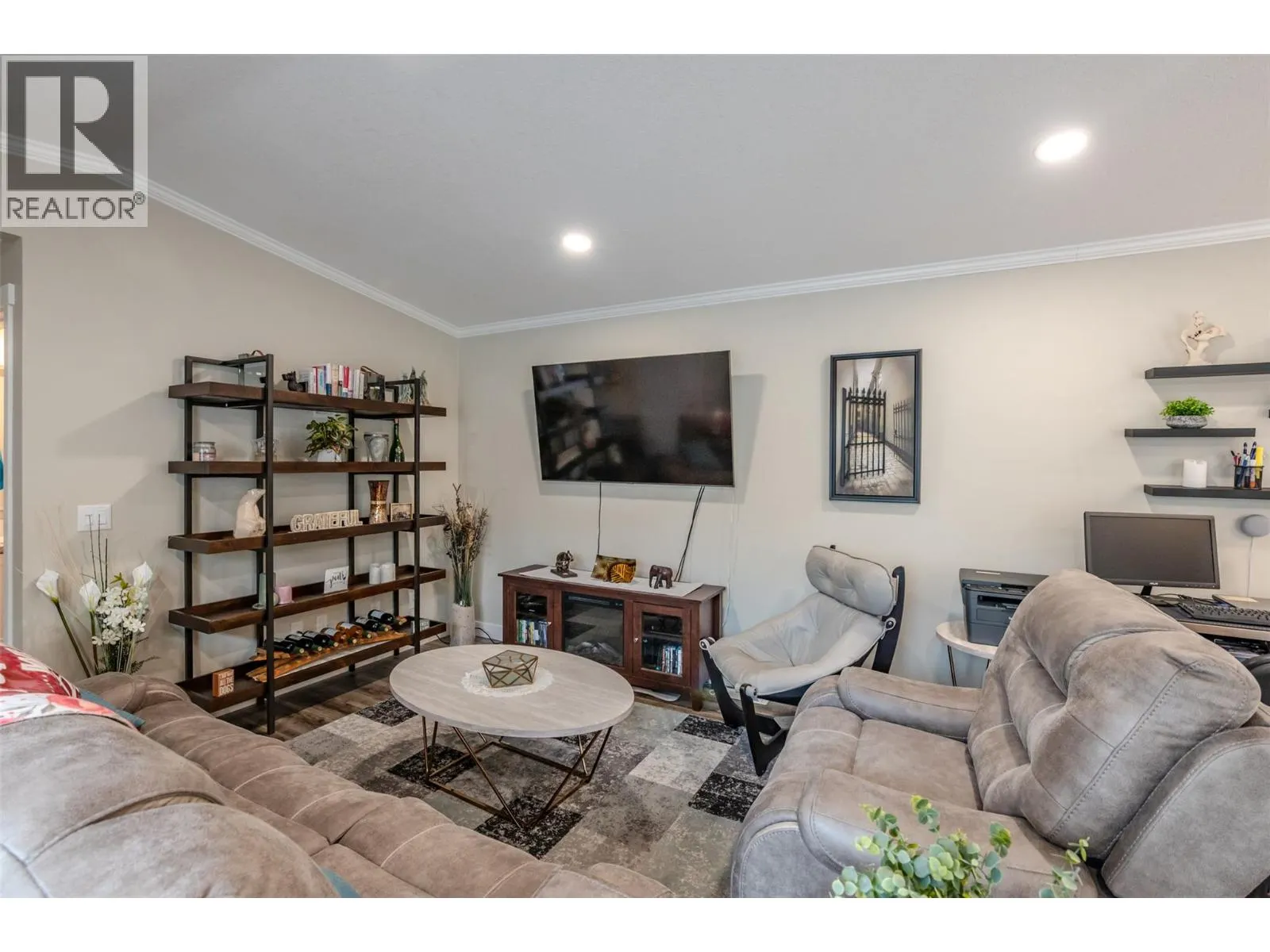 8598 Hwy 97 Unit# 102