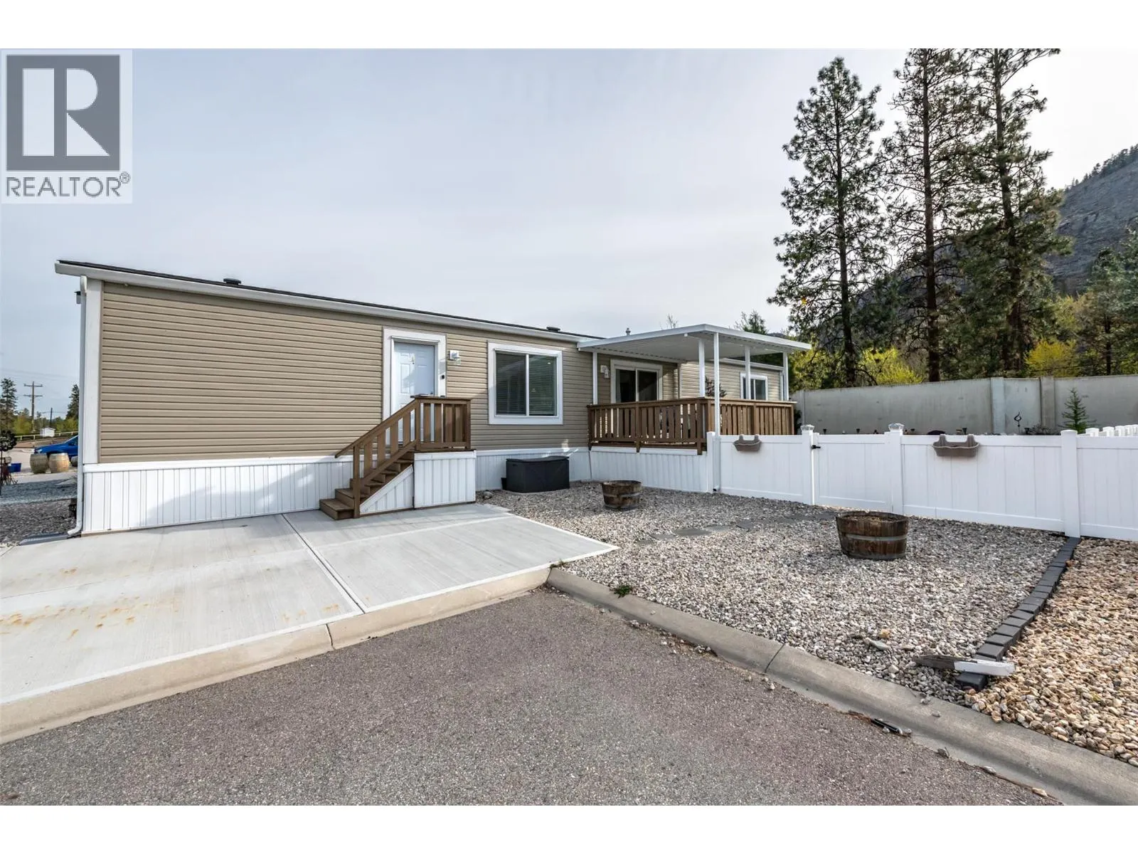 8598 Hwy 97 Unit# 102