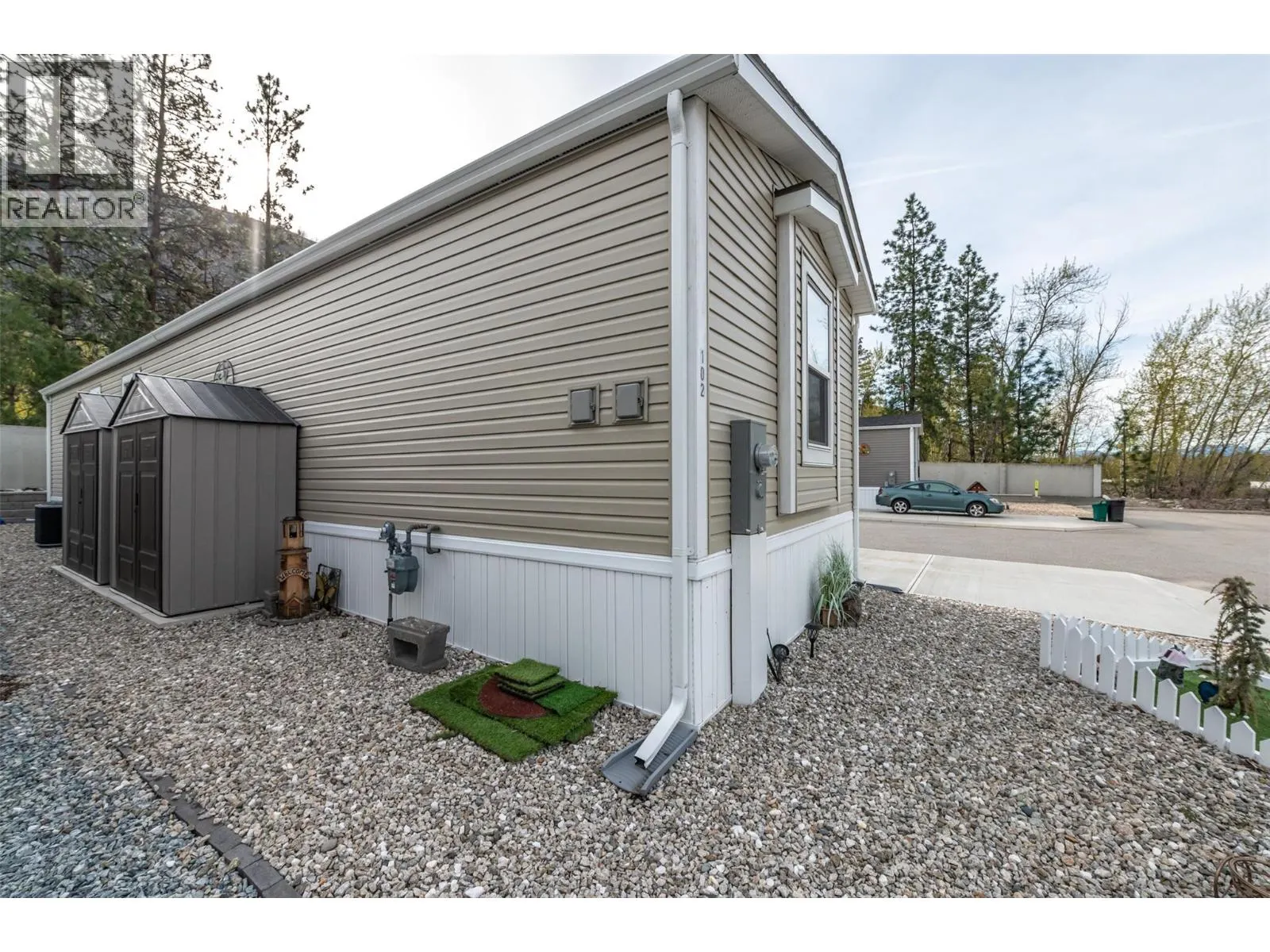 8598 Hwy 97 Unit# 102