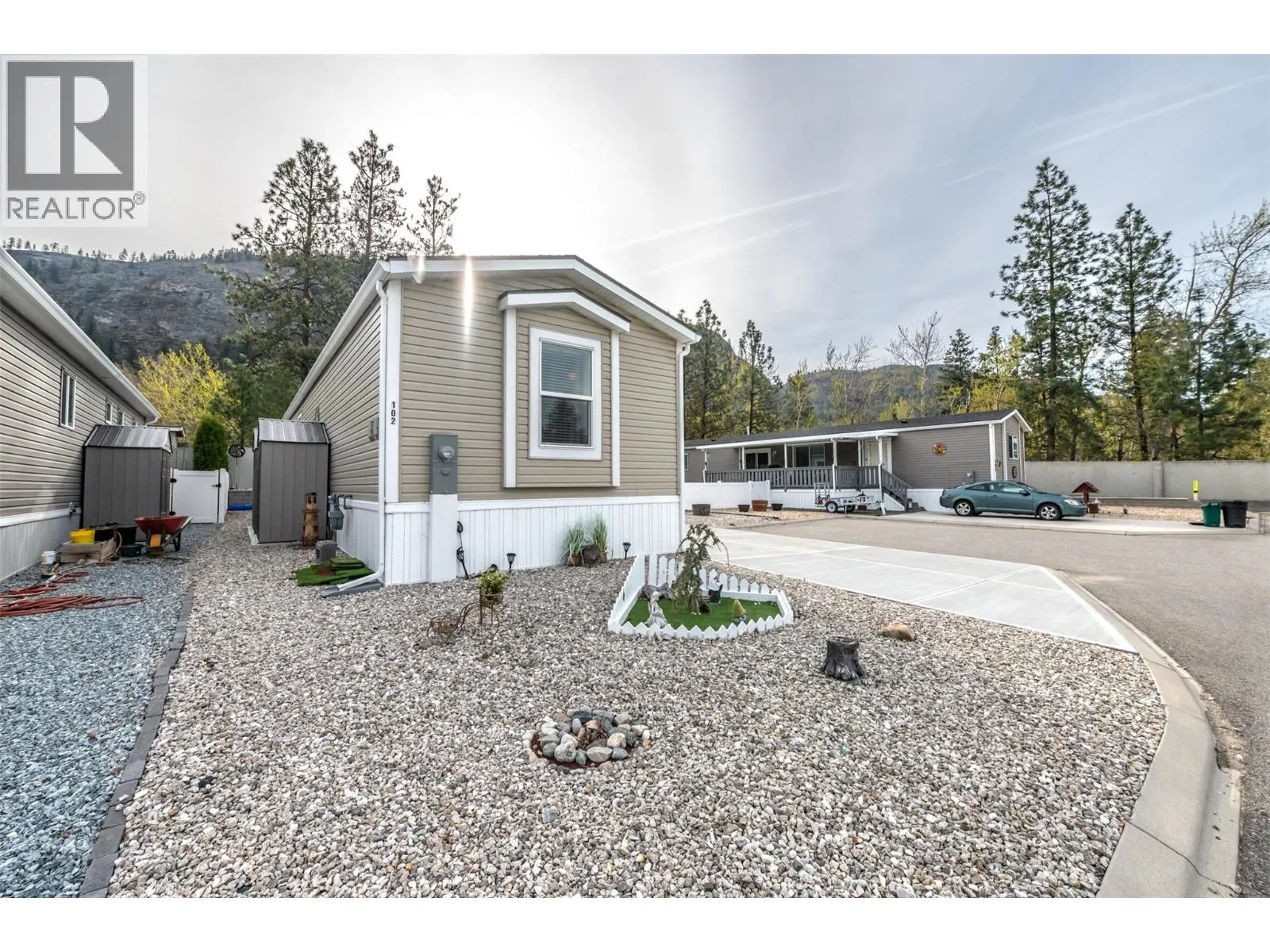 8598 Hwy 97 Unit# 102
