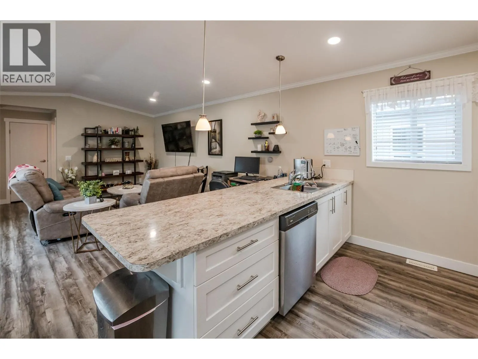 8598 Hwy 97 Unit# 102