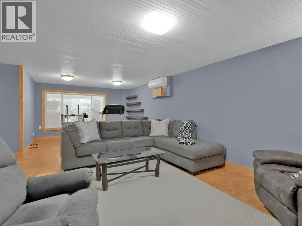 6475 Blue Jay Road