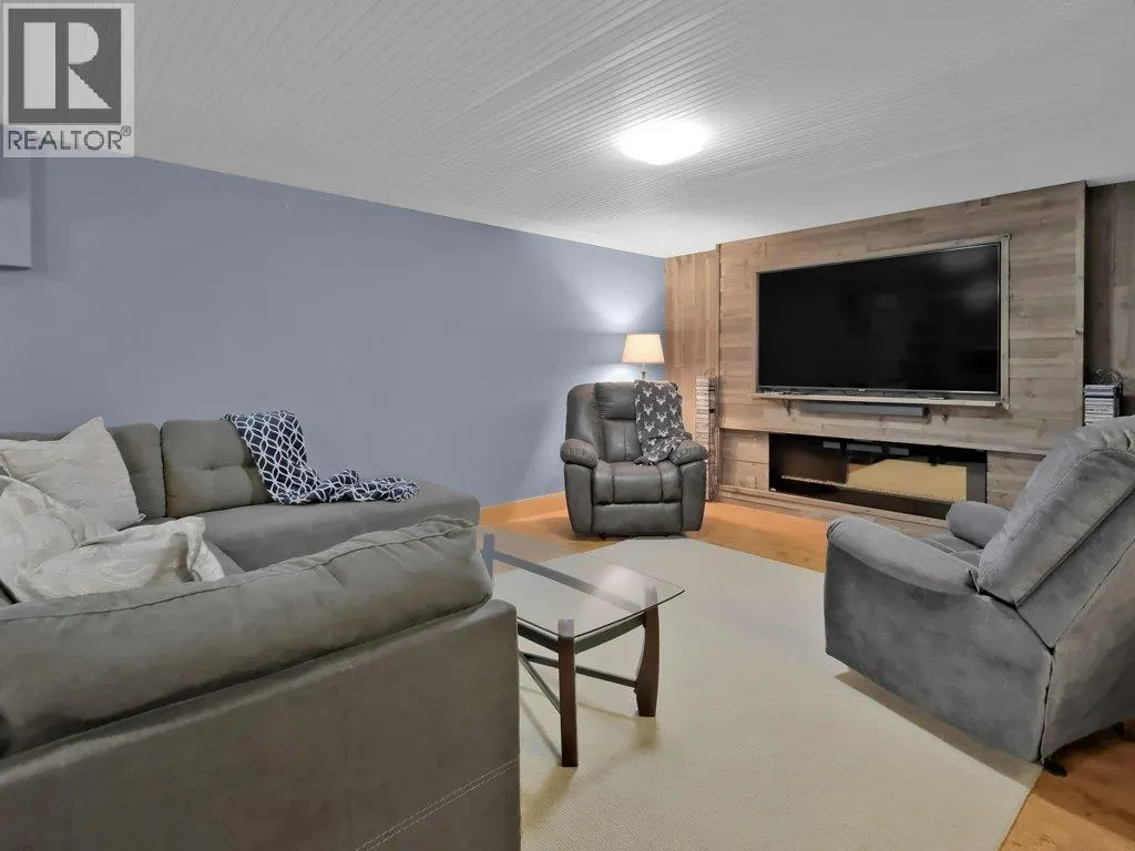 6475 Blue Jay Road