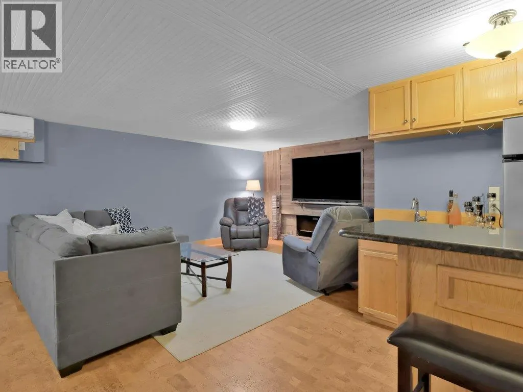 6475 Blue Jay Road