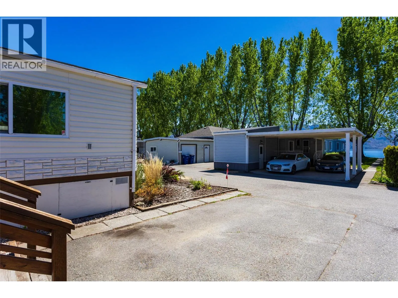 2095 Boucherie Road Unit# 15